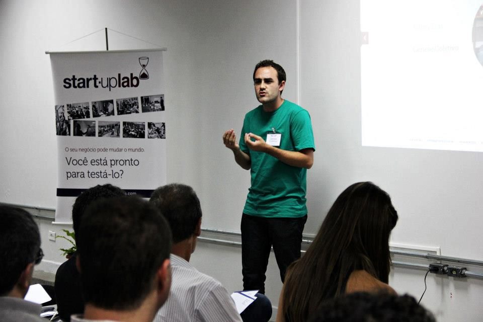 Daniel giving a talk to a seated audience at Startup Lab.